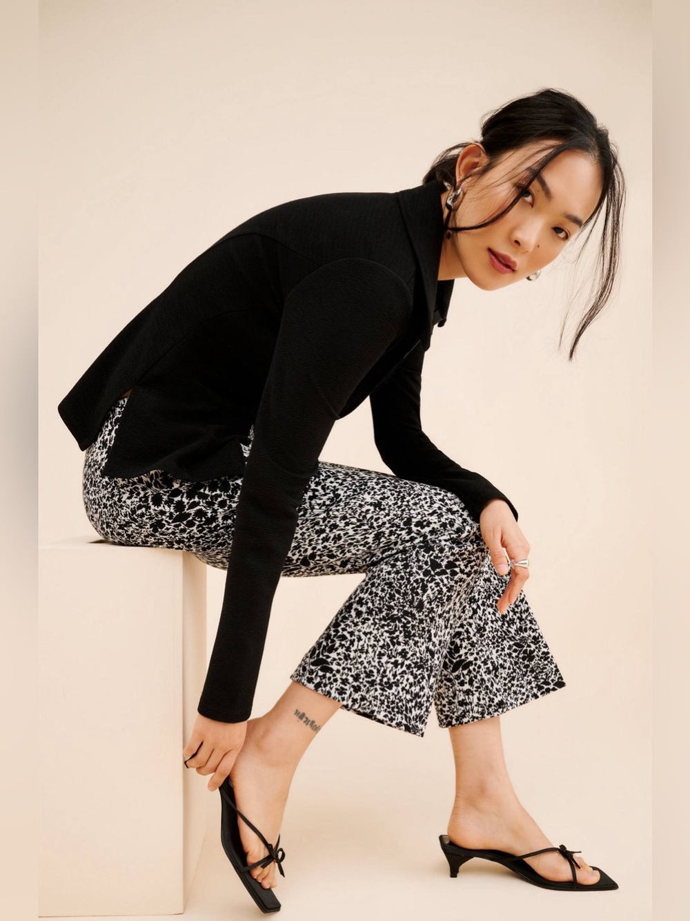 Maeve By Anthropologie Fleur The Margot Kick Flare Pant Black/White Large Crop - Picture 3 of 16